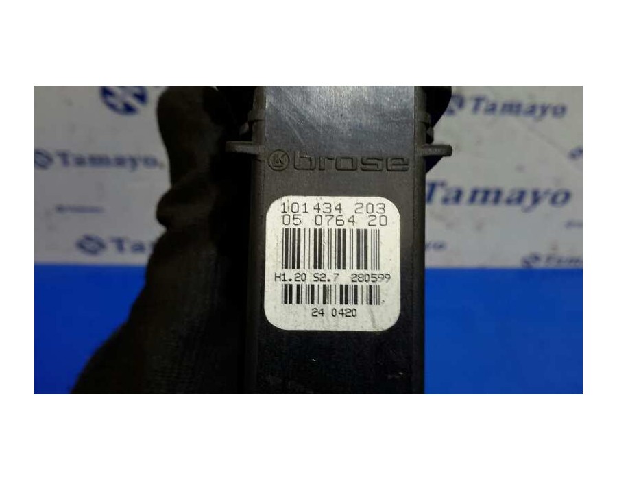 Recambio de motor elevalunas delantero derecho para volkswagen passat berlina (3b2) 1.6 referencia OEM IAM 0130821694  101434203