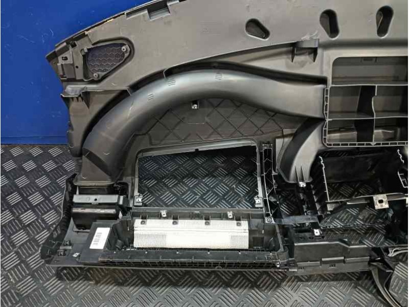 Recambio de salpicadero para volkswagen t5 transporter (7e) 2.0 tdi referencia OEM IAM 7E1857003  