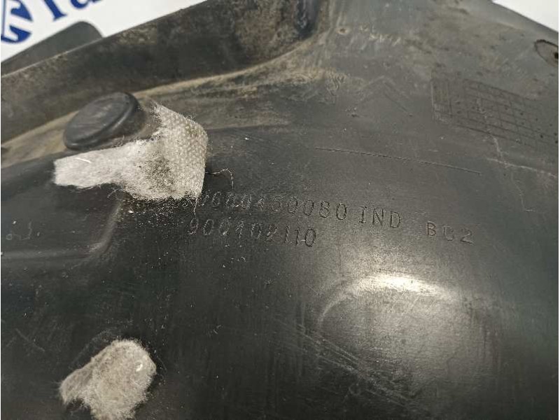 Recambio de plastico paso rueda delantero derecho para peugeot partner kombi referencia OEM IAM 9680450  