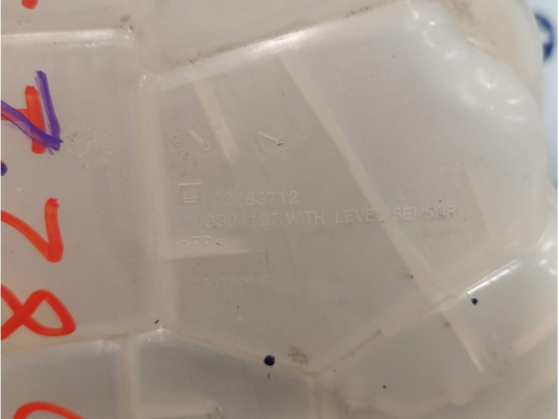 Recambio de deposito limpia para opel zafira tourer referencia OEM IAM 13283712  13304127