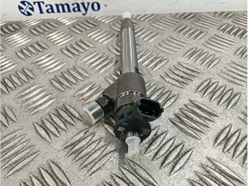 Recambio de inyector para peugeot 5008 referencia OEM IAM 9828959880  