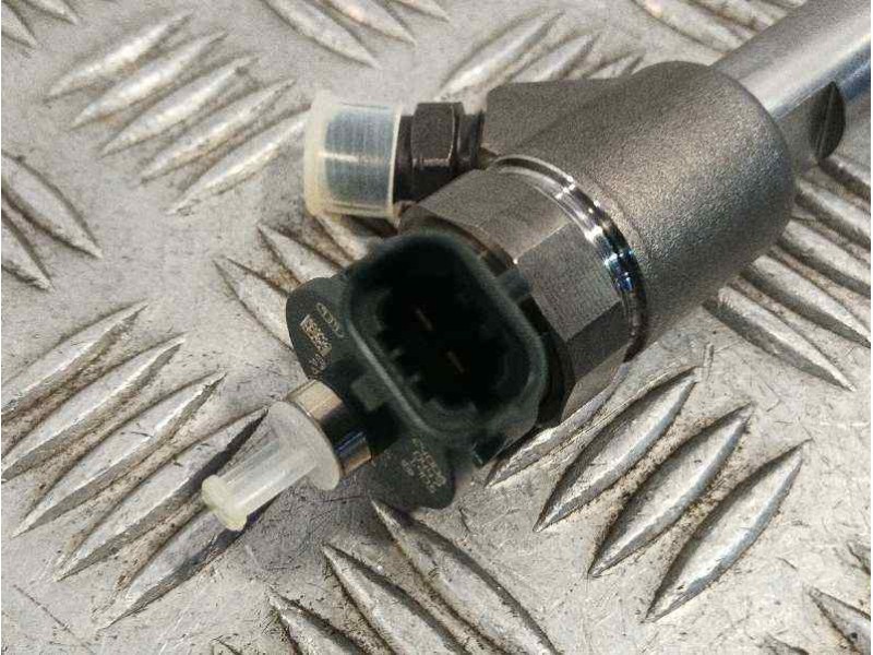 Recambio de inyector para peugeot 5008 referencia OEM IAM 9828959880  