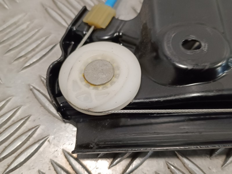 Recambio de elevalunas delantero derecho para bmw serie 5 lim. (f10) referencia OEM IAM 7182112F10S 942889100 72318889F18E