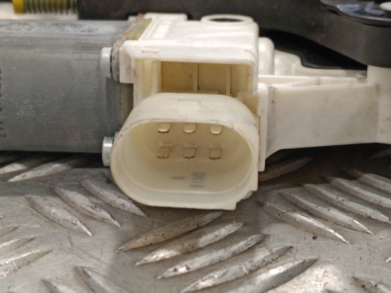 Recambio de elevalunas delantero derecho para bmw serie 5 lim. (f10) referencia OEM IAM 7182112F10S 942889100 72318889F18E