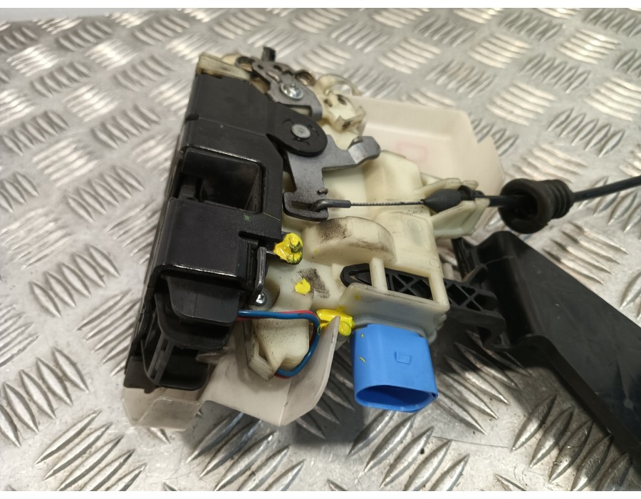 Recambio de cerradura puerta delantera izquierda para volkswagen t5 transporter (7e) 2.0 tdi referencia OEM IAM 3B1837015BC  