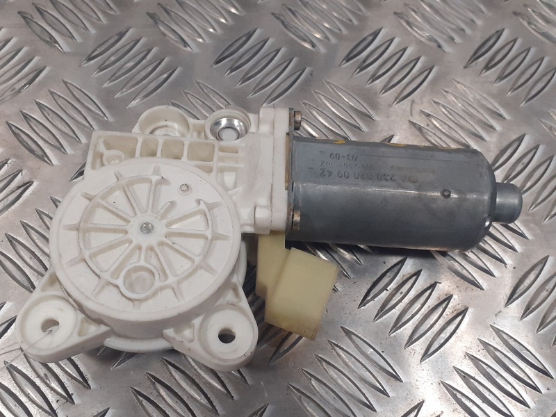 Recambio de motor elevalunas delantero derecho para mercedes-benz vaneo (w414) furgoneta compacta 1.7 turbodiesel cat referencia