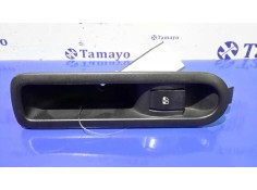 Recambio de mando elevalunas trasero derecho para renault scenic ii referencia OEM IAM 156013870  