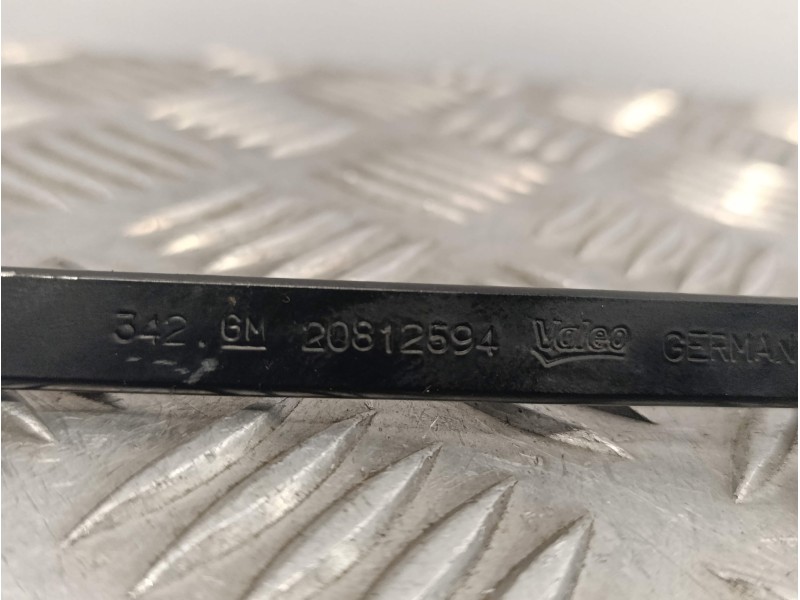 Recambio de brazo limpia delantero derecho para opel zafira tourer referencia OEM IAM 20812594  