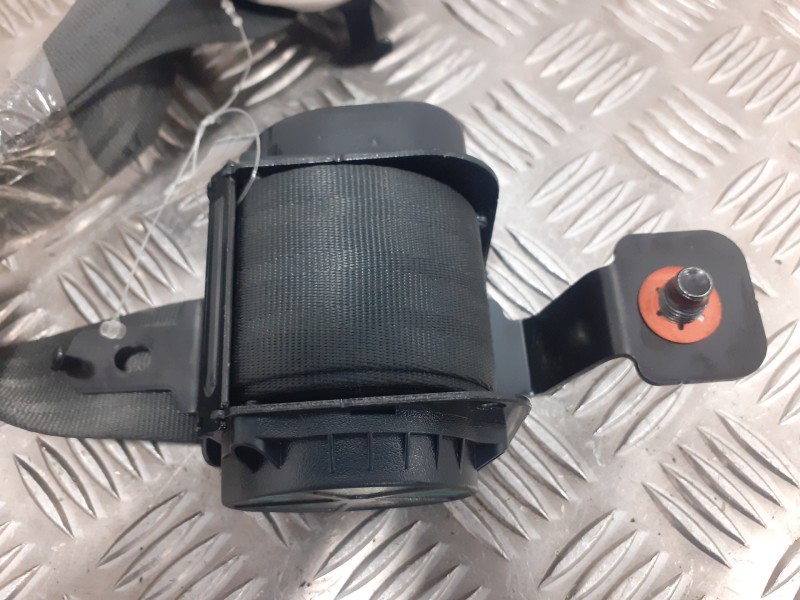 Recambio de cinturon seguridad trasero derecho para kia sportage 1.6 cat referencia OEM IAM 898203U200ED  