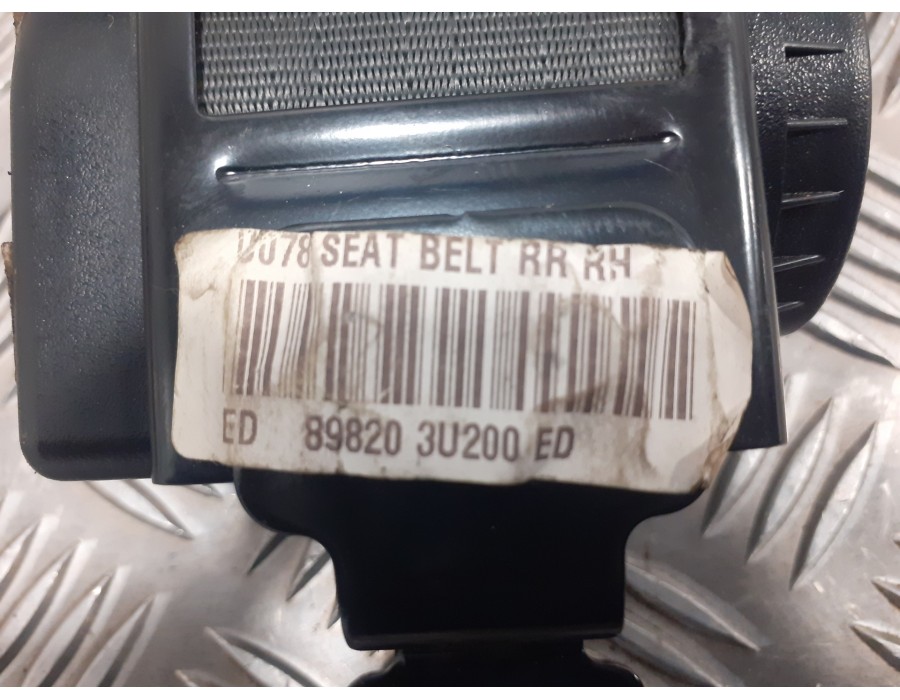 Recambio de cinturon seguridad trasero derecho para kia sportage 1.6 cat referencia OEM IAM 898203U200ED  