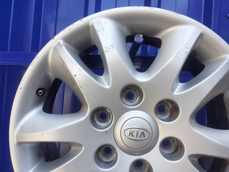 Recambio de llanta para kia carnival 2.9 crdi cat referencia OEM IAM 529104D250  