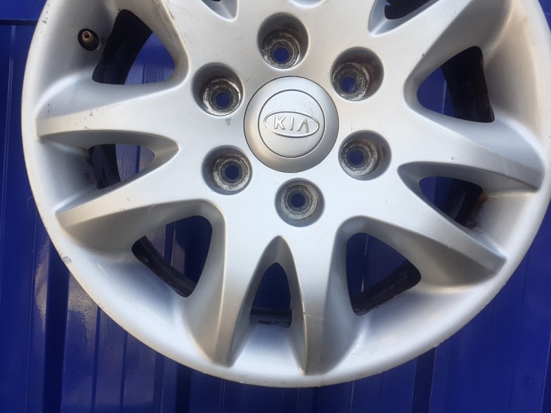 Recambio de llanta para kia carnival 2.9 crdi cat referencia OEM IAM 529104D250  