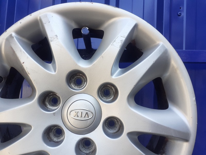 Recambio de llanta para kia carnival 2.9 crdi cat referencia OEM IAM 529104D250  