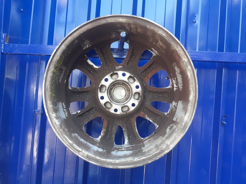 Recambio de llanta para kia carnival 2.9 crdi cat referencia OEM IAM 529104D250  