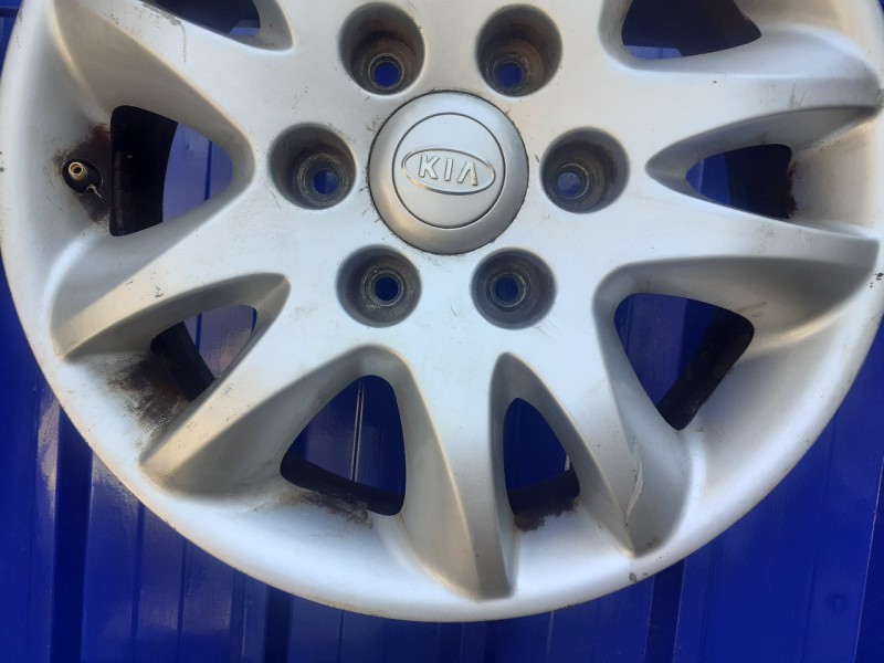 Recambio de llanta para kia carnival 2.9 crdi cat referencia OEM IAM 529104D250  