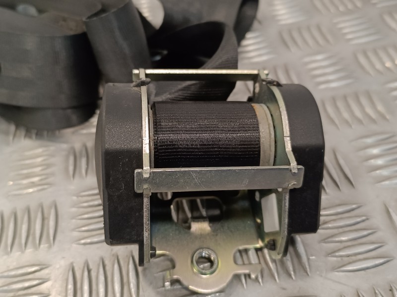 Recambio de cinturon seguridad trasero derecho para peugeot 207 cc 1.6 16v referencia OEM IAM   