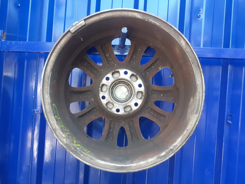 Recambio de llanta para kia carnival 2.9 crdi cat referencia OEM IAM 529104D250  