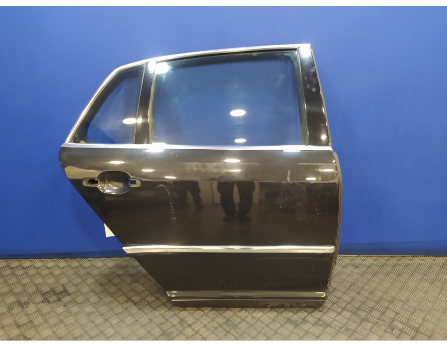 Recambio de puerta trasera derecha para volkswagen phaeton (3d2/3d8) tdi v6 4motion (5 asientos) referencia OEM IAM   