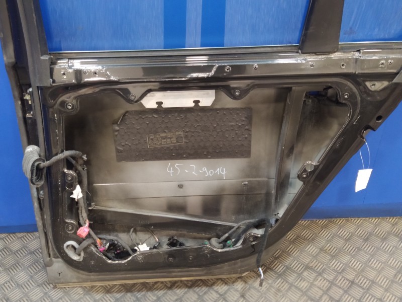 Recambio de puerta trasera derecha para volkswagen phaeton (3d2/3d8) tdi v6 4motion (5 asientos) referencia OEM IAM   