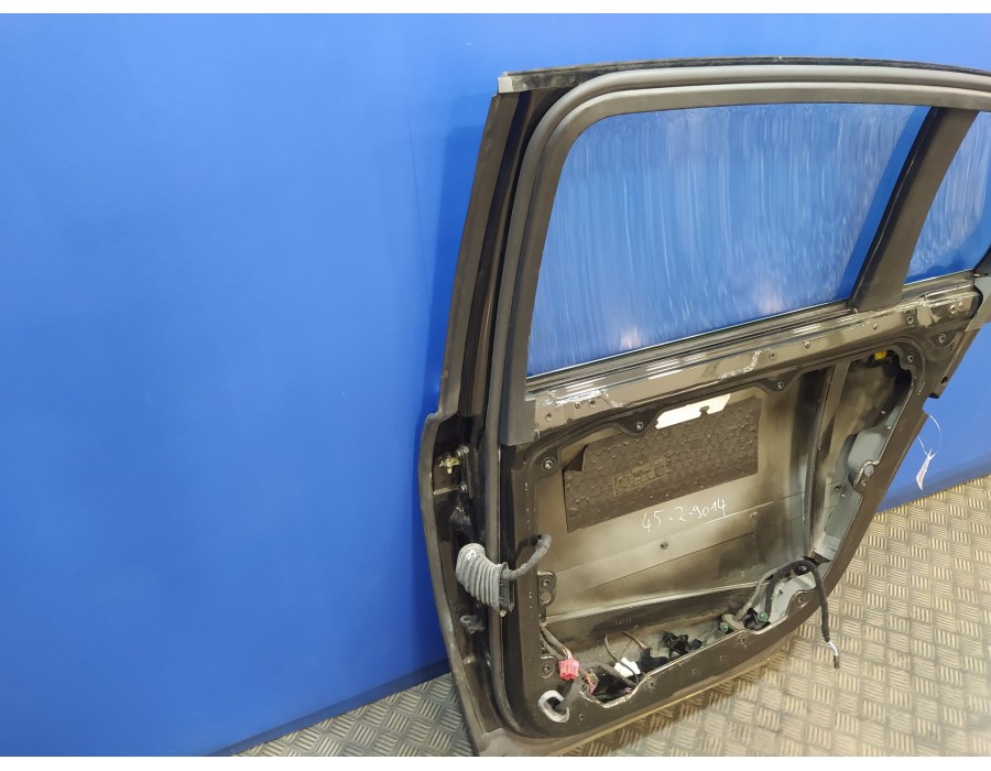 Recambio de puerta trasera derecha para volkswagen phaeton (3d2/3d8) tdi v6 4motion (5 asientos) referencia OEM IAM   