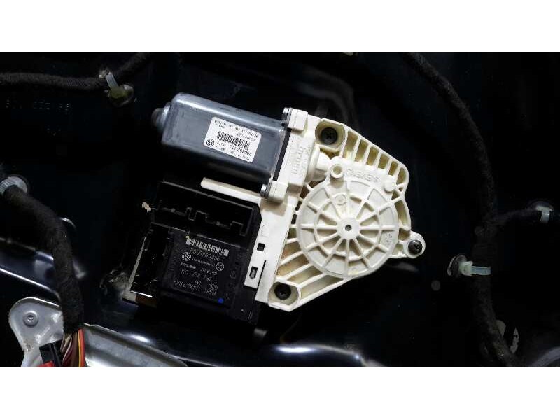 Recambio de elevalunas delantero derecho para volkswagen passat berlina (3c2) 2.0 tdi referencia OEM IAM 1K0959702P 3C1837756L 1