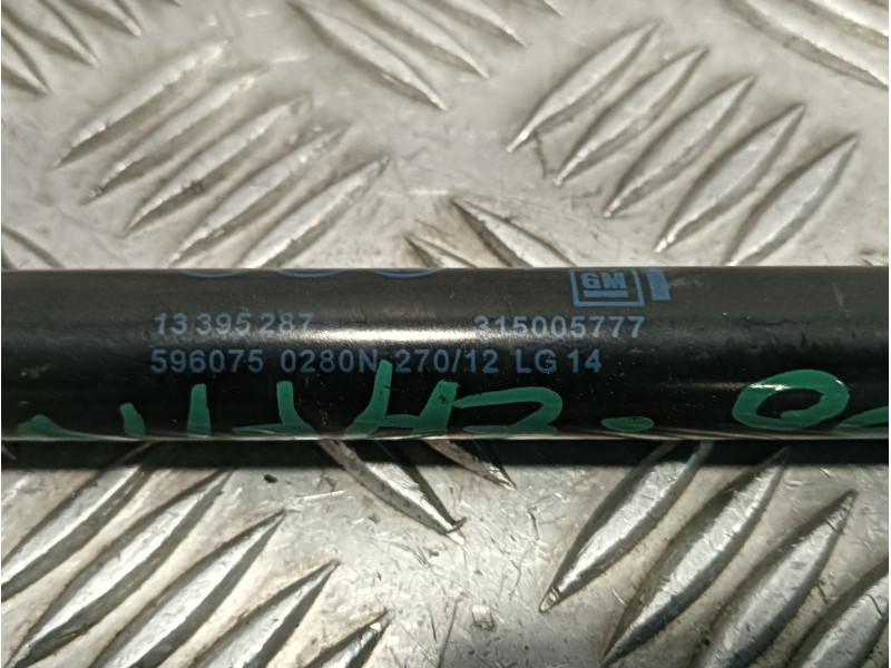 Recambio de amortiguadores capo para opel zafira tourer referencia OEM IAM 13395287  315005777