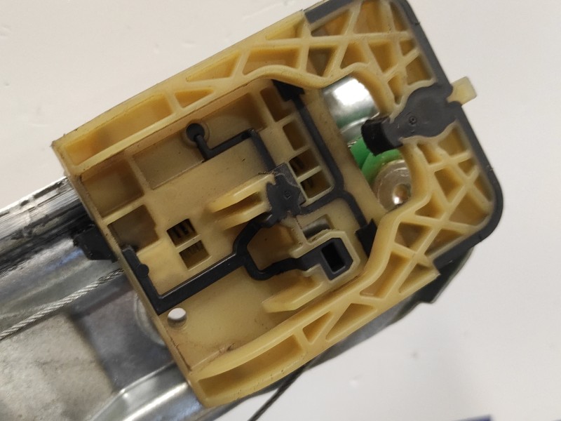 Recambio de elevalunas trasero derecho para ford focus lim. black&red referencia OEM IAM BM51A27000BE  