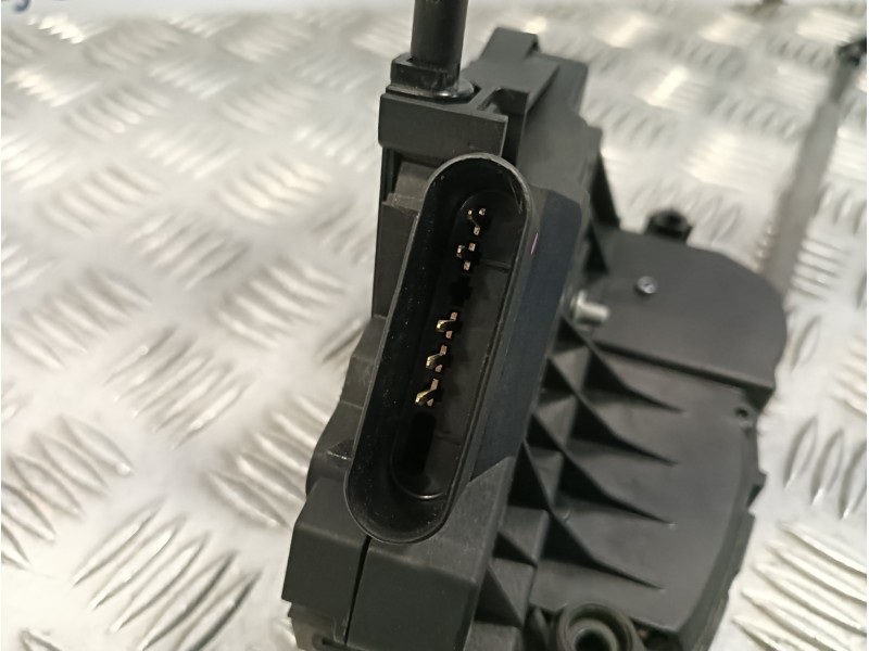 Recambio de cerradura puerta delantera izquierda para ford focus lim. black&red referencia OEM IAM BM5AA21813AH  921755107