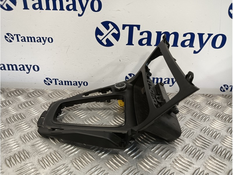 Recambio de consola central para ford focus lim. black&red referencia OEM IAM F1EBA044H83CJW  