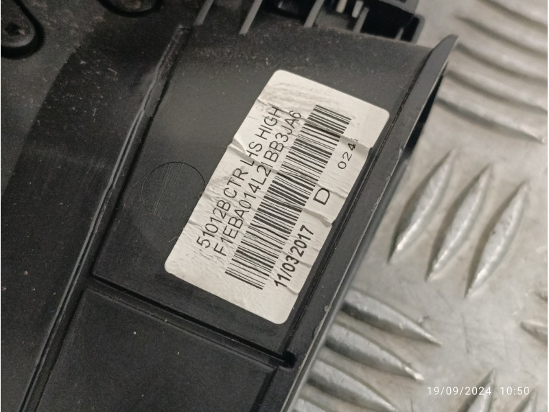 Recambio de rejilla aireadora para ford focus lim. black&red referencia OEM IAM F1EB18835E F1EBA014L21BB3JA6 F1EB18835N