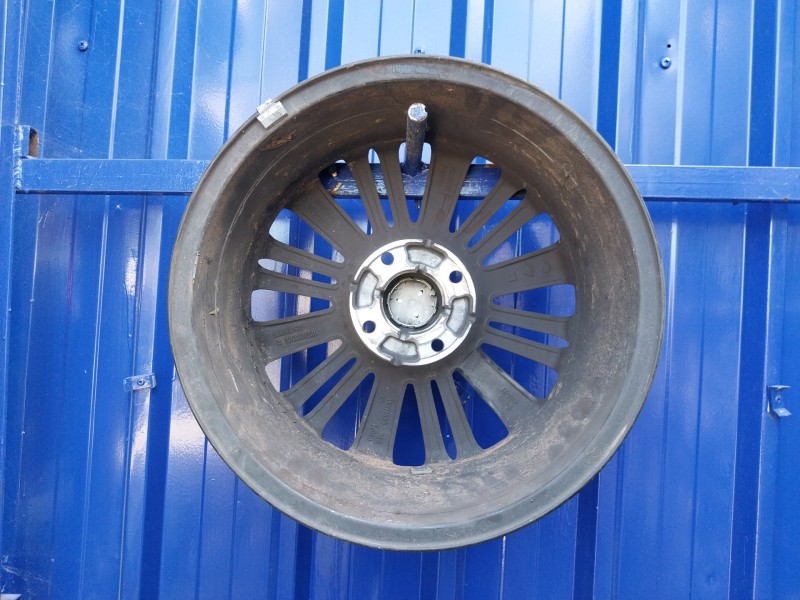 Recambio de llanta para peugeot 208 1.2 16v vti referencia OEM IAM 9808137577  00468772014