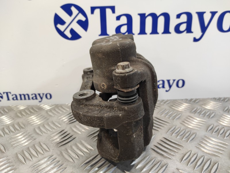 Recambio de pinza freno delantera derecha para nissan cabstar tl 110.35 referencia OEM IAM   