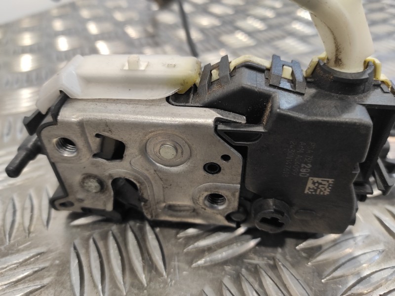 Recambio de cerradura puerta delantera derecha para peugeot 5008 sport pack referencia OEM IAM 732290  