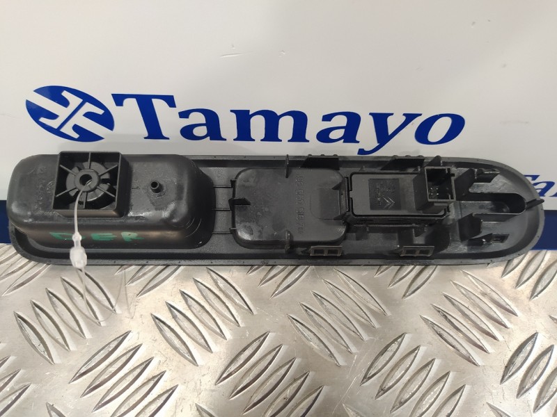 Recambio de mando elevalunas delantero derecho para peugeot 5008 sport pack referencia OEM IAM 96650618ZD  