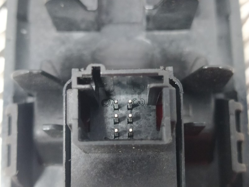 Recambio de mando elevalunas delantero derecho para peugeot 5008 sport pack referencia OEM IAM 96650618ZD  