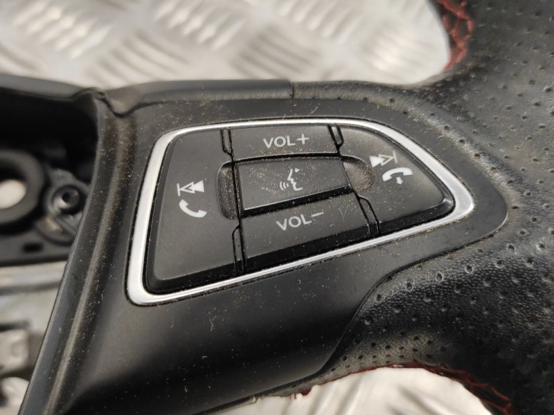 Recambio de volante para ford focus lim. black&red referencia OEM IAM G1EB3600DA1GHA  