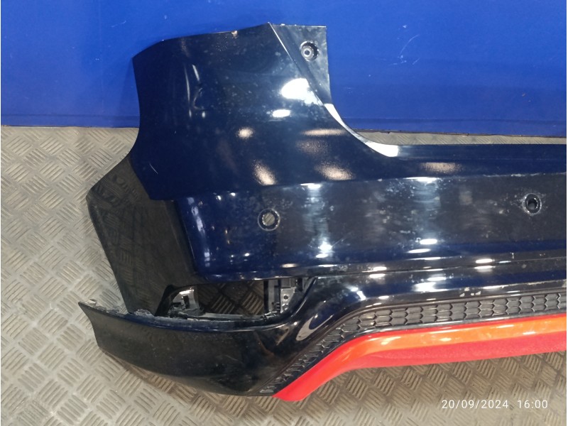 Recambio de paragolpes trasero para ford focus lim. black&red referencia OEM IAM   
