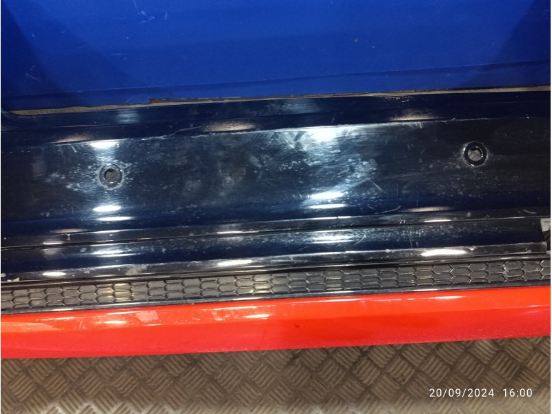 Recambio de paragolpes trasero para ford focus lim. black&red referencia OEM IAM   