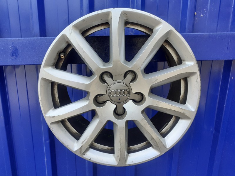 Recambio de llanta para audi a4 ber. (b8) 2.0 16v tdi referencia OEM IAM 8K0601025AT  