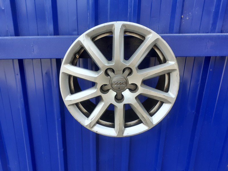 Recambio de llanta para audi a4 ber. (b8) 2.0 16v tdi referencia OEM IAM 8K0601025AT  