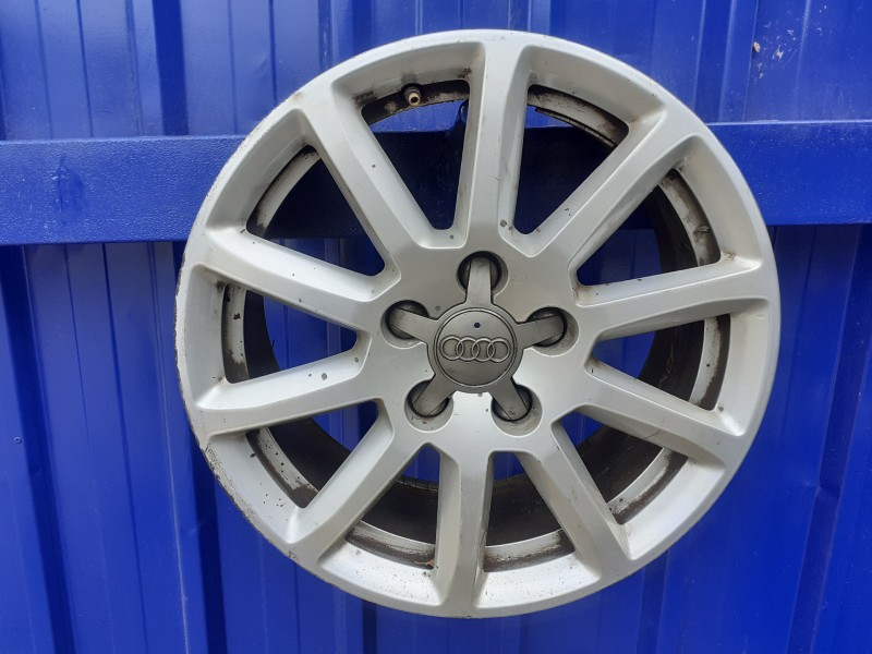 Recambio de llanta para audi a4 ber. (b8) 2.0 16v tdi referencia OEM IAM 8K0601025AT  