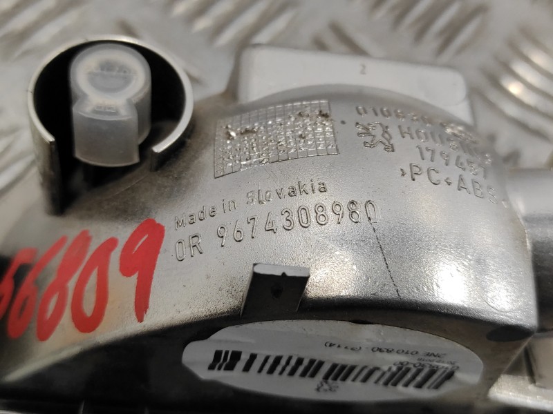 Recambio de piloto trasero central para peugeot 208 1.2 16v vti referencia OEM IAM 9674308980 01083000 2NE010830