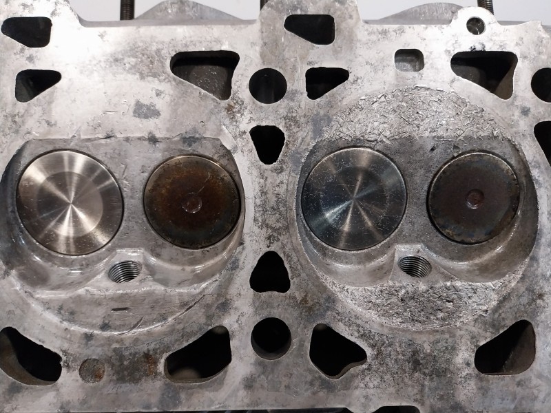 Recambio de culata para porsche 944 2.5 cat referencia OEM IAM 9441043036R  