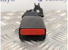 Recambio de enganche cinturon trasero izquierdo para opel corsa f referencia OEM IAM 640351300  