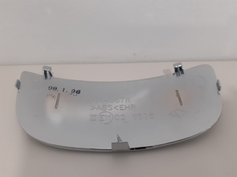 Recambio de cristal retrovisor derecho para renault trafic caja cerrada (ab 4.01) referencia OEM IAM 335015085  