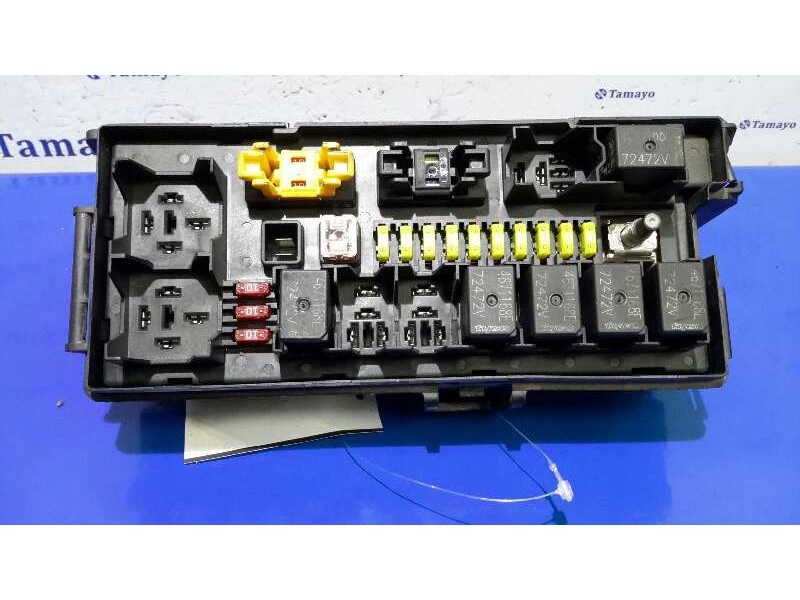 Recambio de caja reles / fusibles para chrysler jeep commander 3.0 v6 crd limited referencia OEM IAM 04692087AB  