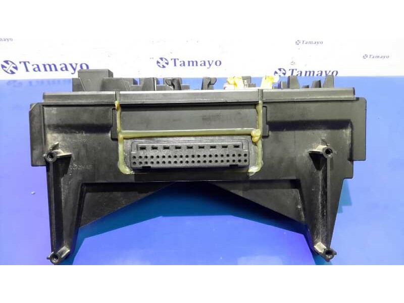 Recambio de caja reles / fusibles para chrysler jeep commander 3.0 v6 crd limited referencia OEM IAM 04692087AB  