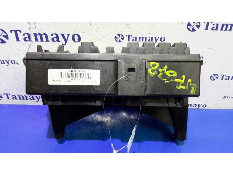 Recambio de caja reles / fusibles para chrysler jeep commander 3.0 v6 crd limited referencia OEM IAM 04692087AB  