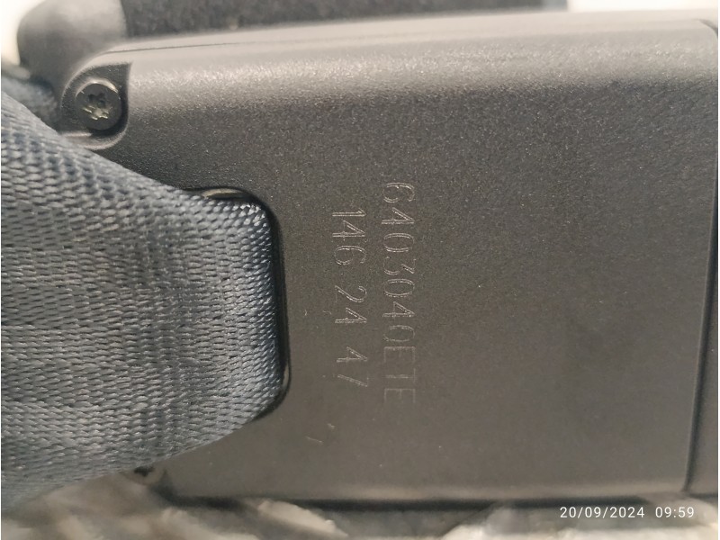 Recambio de enganche cinturon trasero derecho para opel corsa f referencia OEM IAM 6403040ETE  640351200C