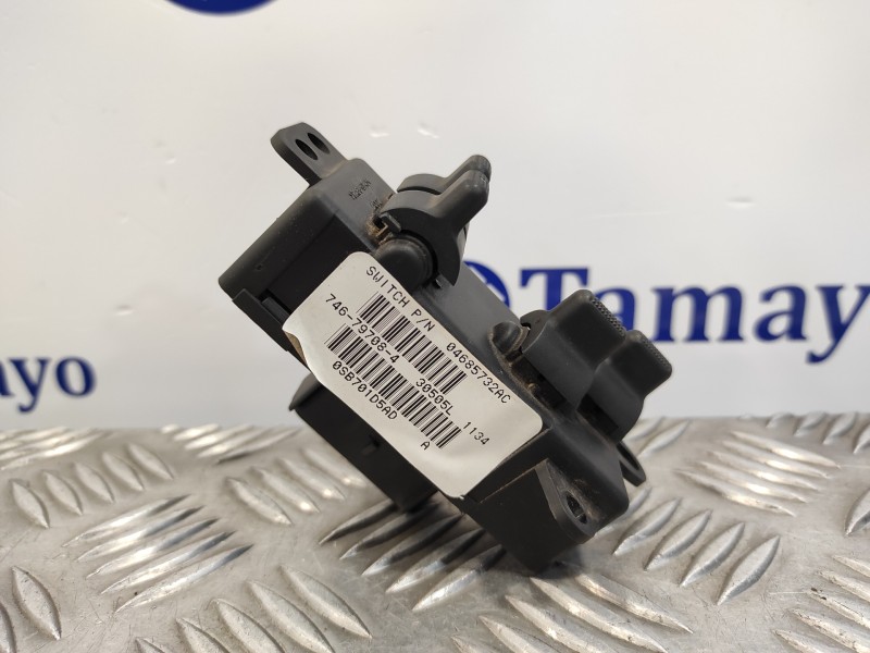 Recambio de elevalunas delantero izquierdo para chrysler voyager (rg) 2.8 crd cat referencia OEM IAM 04685732AC 0SB701D5AD 74679